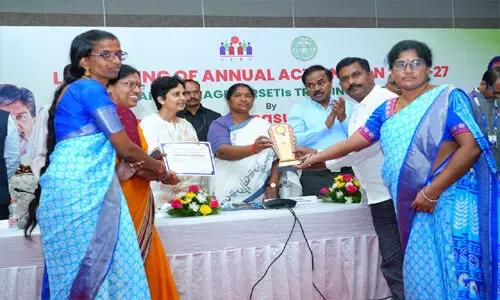 మహిళా సంఘాలకు తీపికబురు