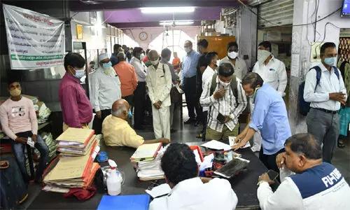 రిజిస్ట్రేషన్లకు భారీ డిమాండ్