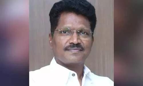 హాలీవుడ్ మేకింగ్‌తో ‘ది మానిటి. ఇన్’