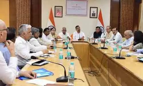 బంగ్లాదేశ్ సరిహద్దుల్లో కంచె.. బిఎస్‌ఎఫ్‌కు భూమి అప్పగింత