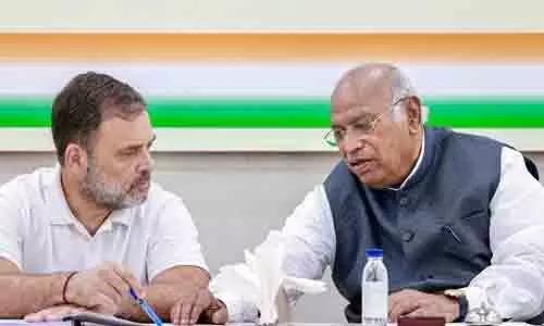 కేరళ సిఎం పదవిపై ఉత్కంఠ..