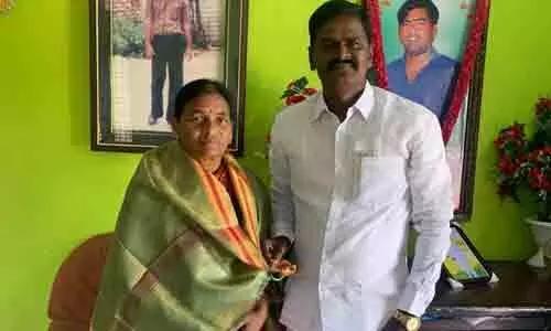 మహిళా కమీషన్ సభ్యురాలు శంకరమ్మకు సన్మానం