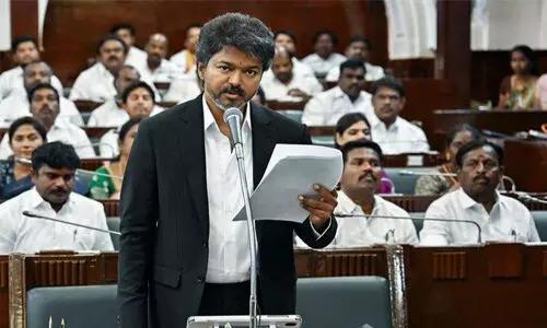 అసెంబ్లీలో  బలపరీక్ష నెగ్గిన విజయ్..