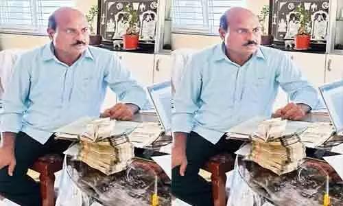 అబ్కారీ శాఖలో అవినీతి తిమింగలం
