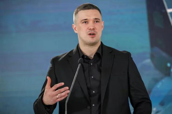 Ukraine Needs Urgent Changes to Avoid Losing War, Ousted Defence Minister Warns