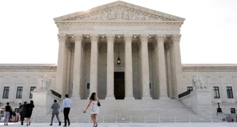 US Supreme Court Clears Path for Trump’s Mail Voting Restrictions Ahead of Midterms