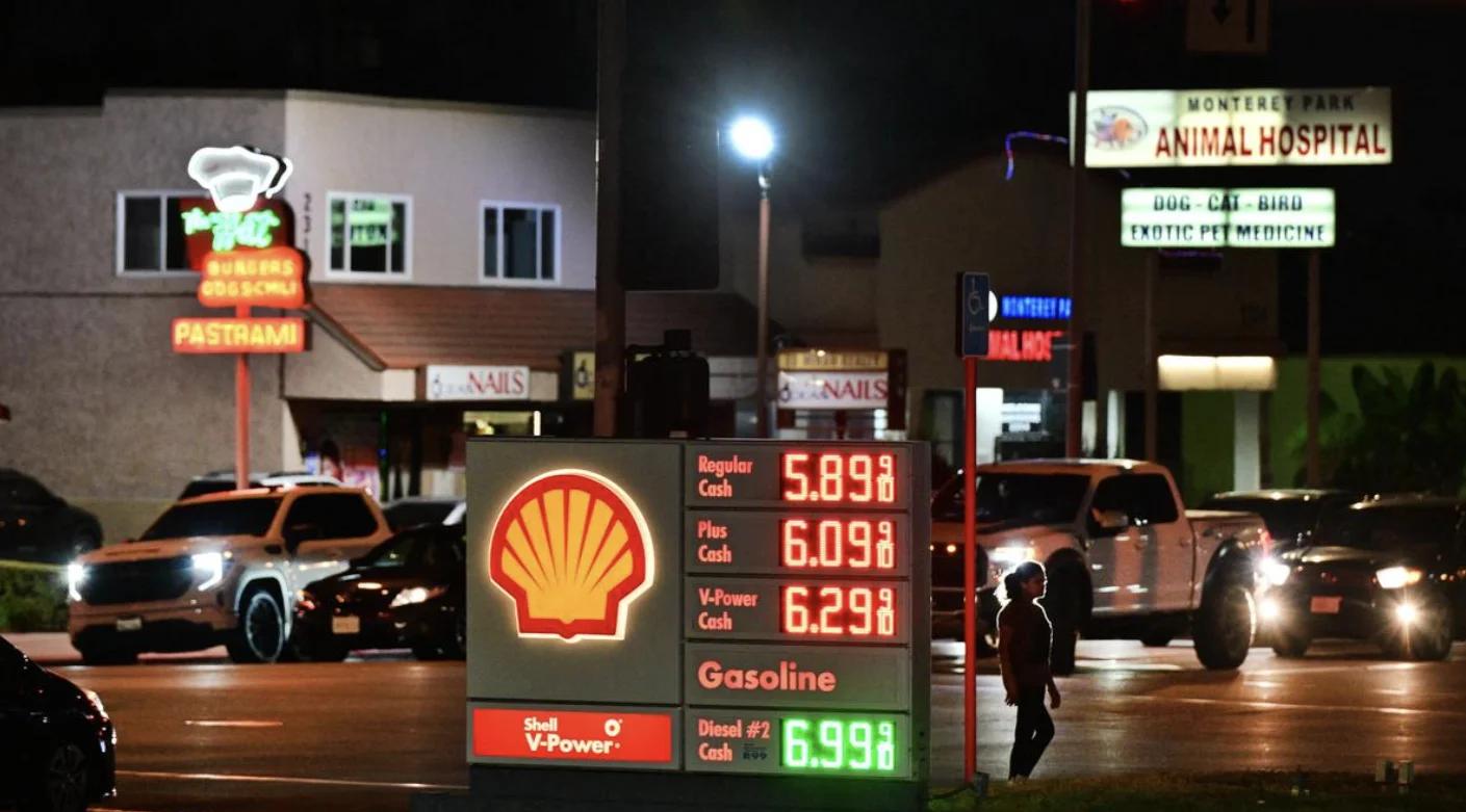 US Shifts Focus to Lower Oil Prices as Iran Nuclear Issue Takes Back Seat