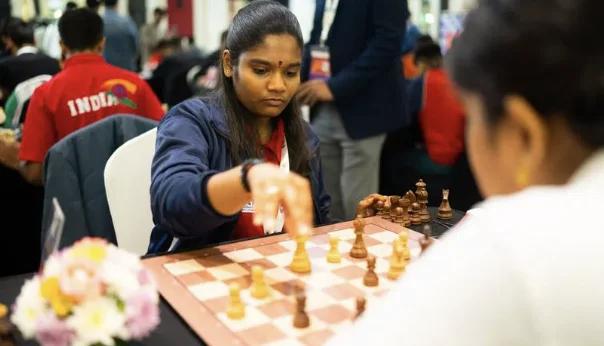 Vignesh Vermula and Saranya Devi Win Asian Junior Blitz Titles for India