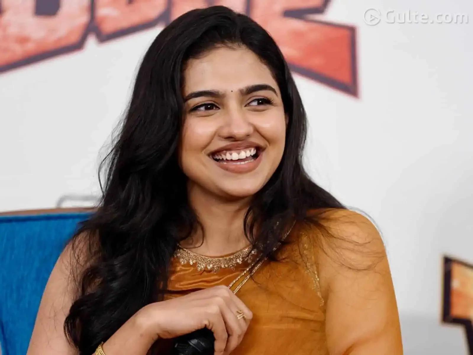 అల్లు అర్జున్కు డైహార్డ్ ఫ్యాన్.. మమితా బైజు కామెంట్స్ వైరల్