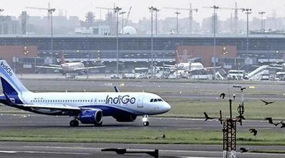 ఢిల్లీలో భారీ వర్షం.. ప్రతికూల వాతావరణంతో 15 విమానాలు దారి మళ్లింపు