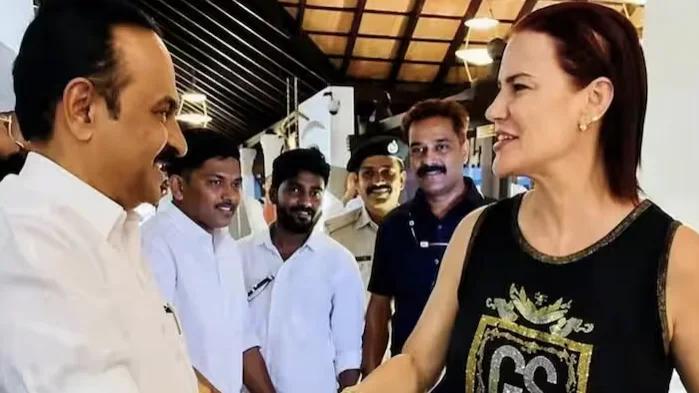 Cristiano Ronaldo’s Sister Elma Aveiro Meets Kerala CM, Promises to Take CR7 Fan Message to Portugal