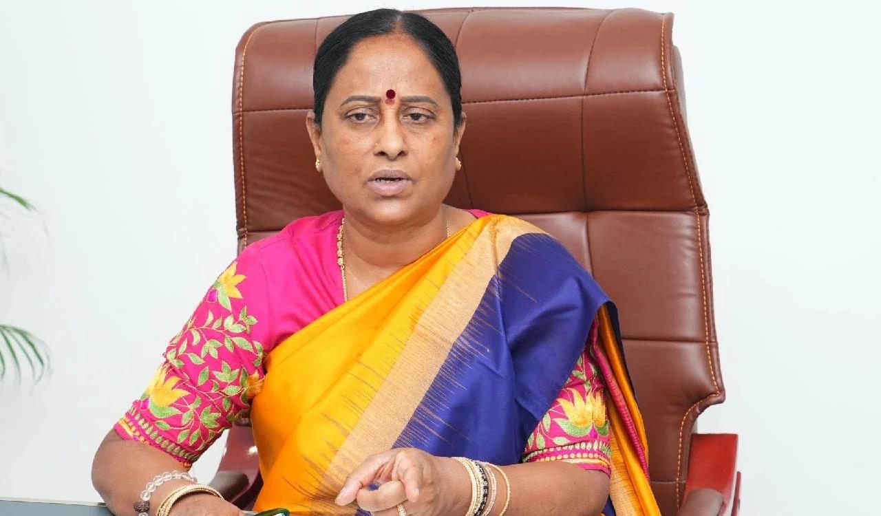 ఢిల్లీ నుంచి హైదరాబాద్కు కొండా సురేఖ.. అధిష్టానం హామీపై కీలక వ్యాఖ్యలు!