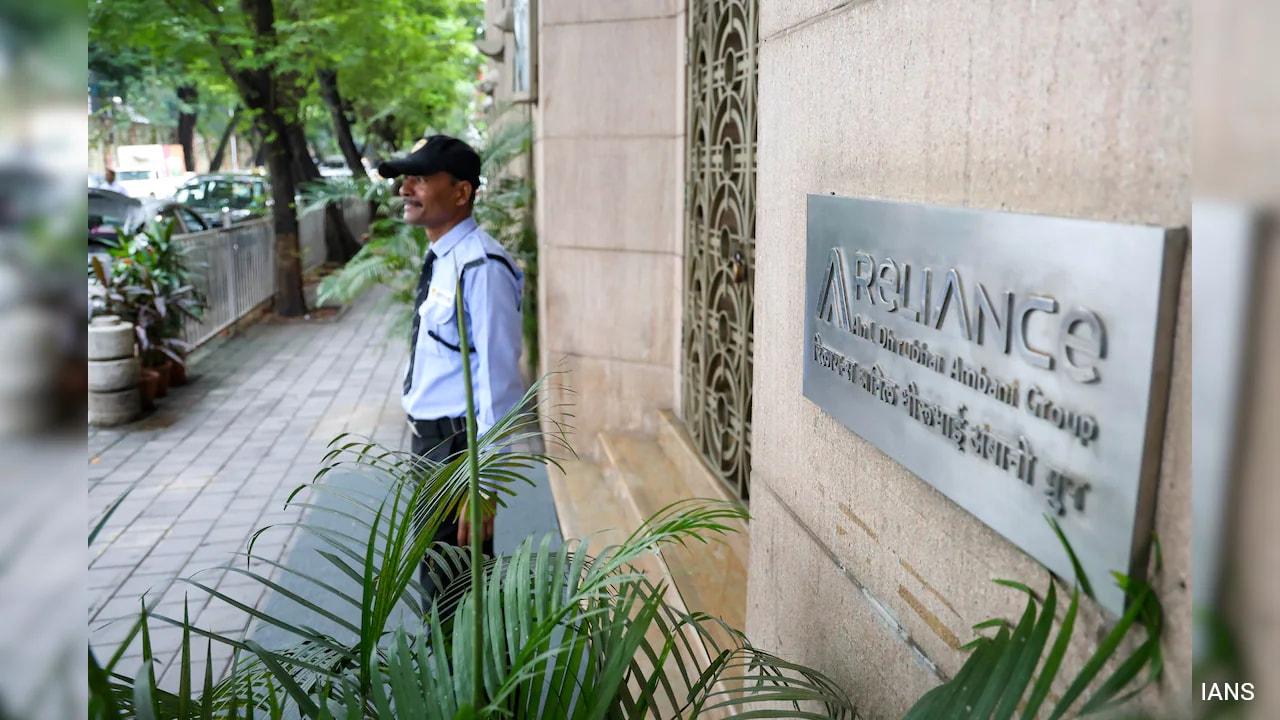CBI Arrests Ex Reliance Finance CEOs In Rs 7,623 Crore Bank Fraud Case