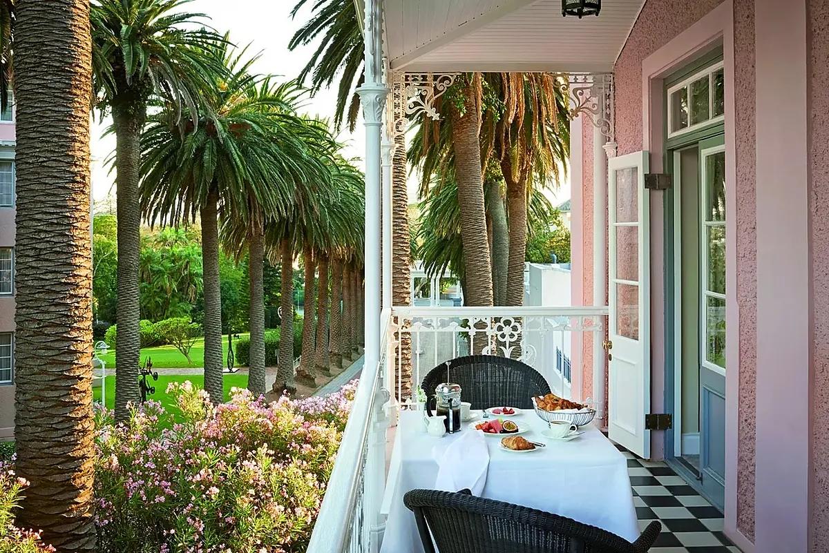 American Couple Leaves New York Behind, Starts New Life in Italy After Buying Home for Just โน12.4 Lakh