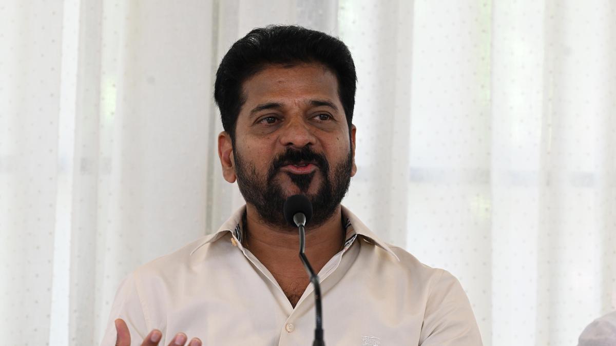 CM for speeding up land acquisition for allotment to industries