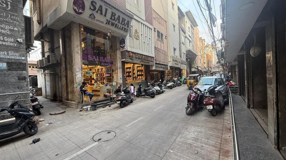 ‘To buy or not to buy gold’ dilemma of families chills Hyderabad jewellery trade as 15% import duty on gold hits home