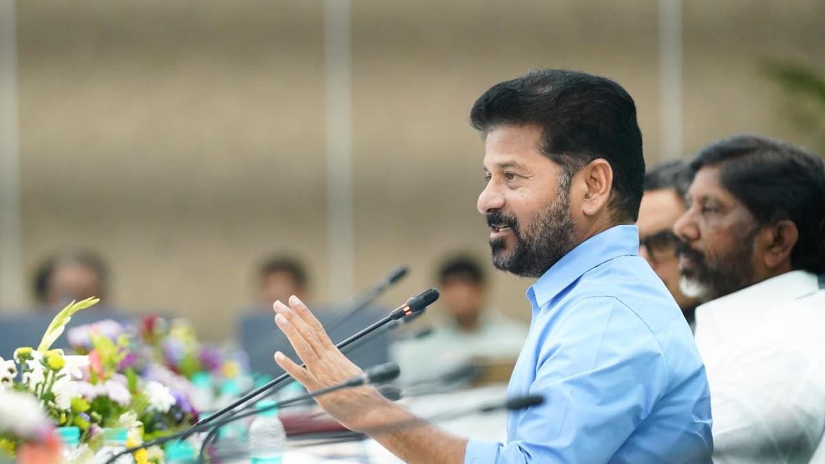 Telangana CM seeks Union Cabinet nod for starting RRR northern section works