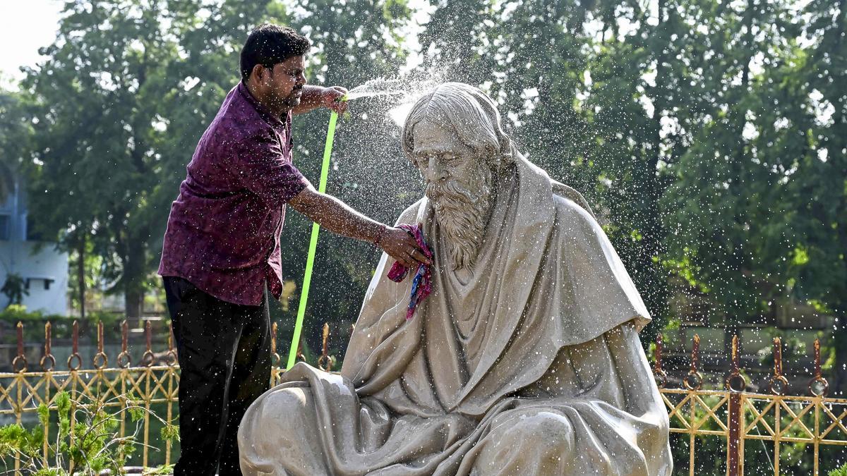 PM Modi, leaders pays homage to Tagore on Rabindra Jayanti