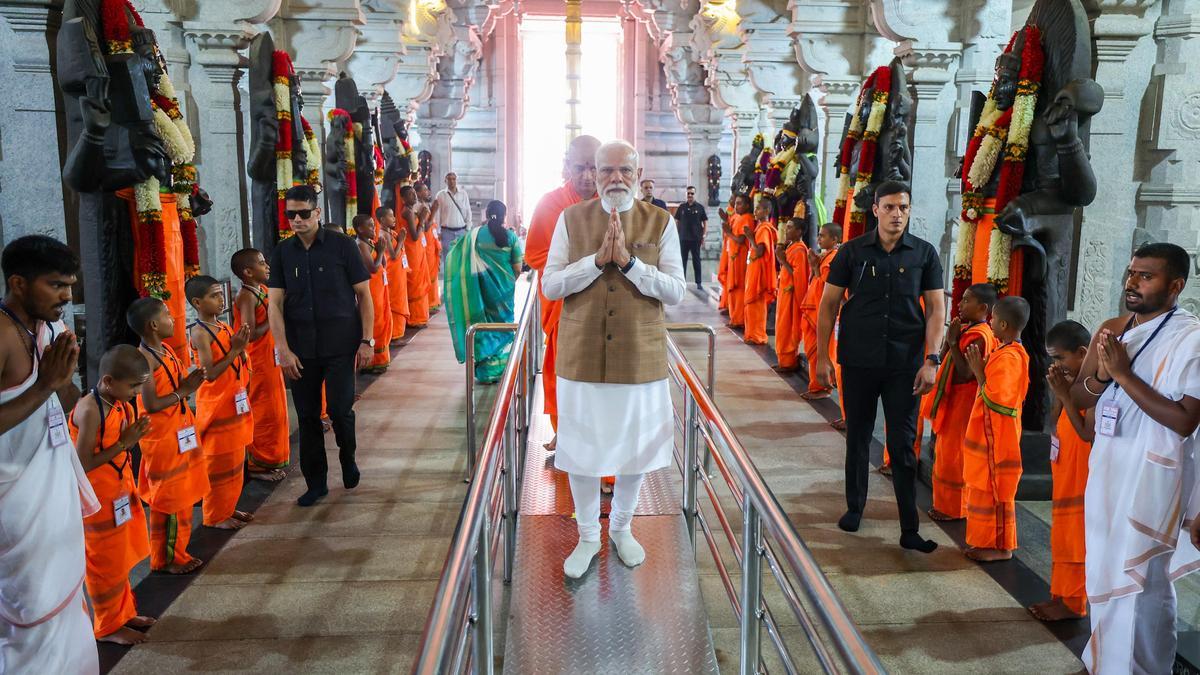 PM proposes 9-point collective pledge at public meeting in Adichunchanagiri