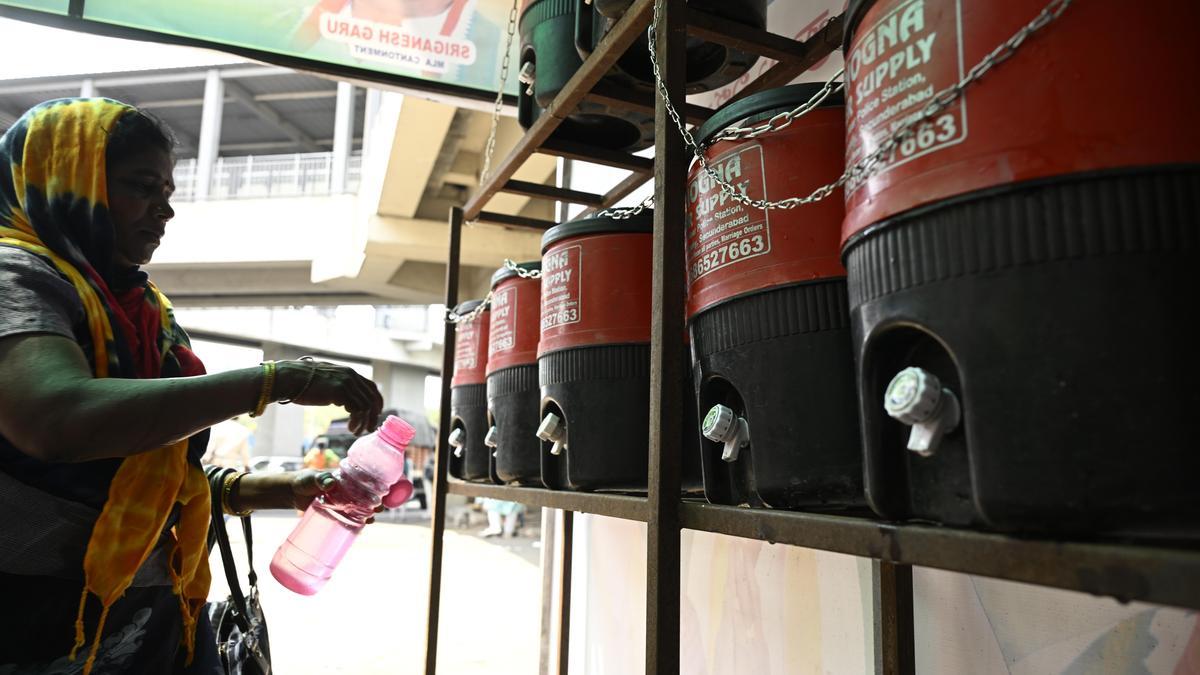 Hyderabad 2026 summer temperature tracker | Maximum temperature 42°C on April 17