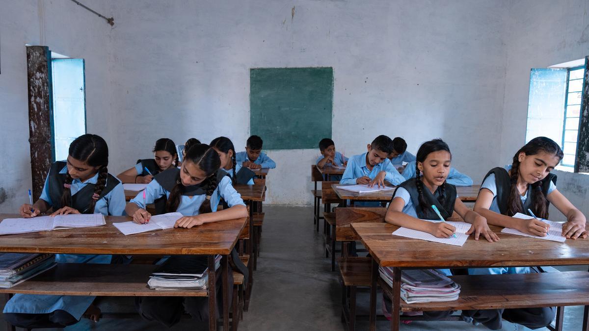 Niti Aayog flags poor student retention, learning outcomes in report