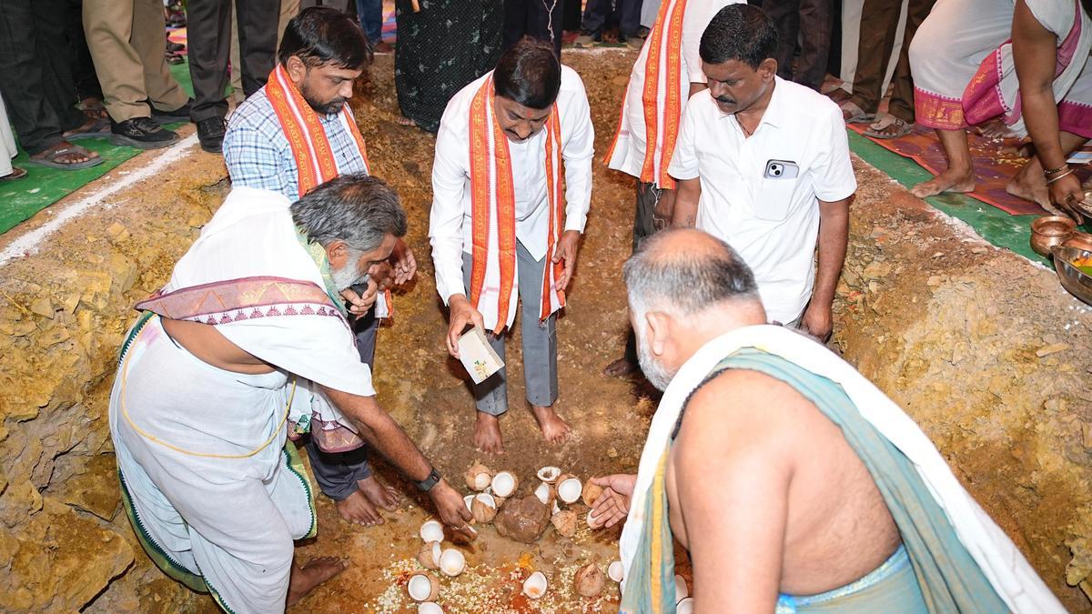 Janardhan Reddy performs bhumi puja for ₹5.08 crore pilgrim facilities at Yaganti temple