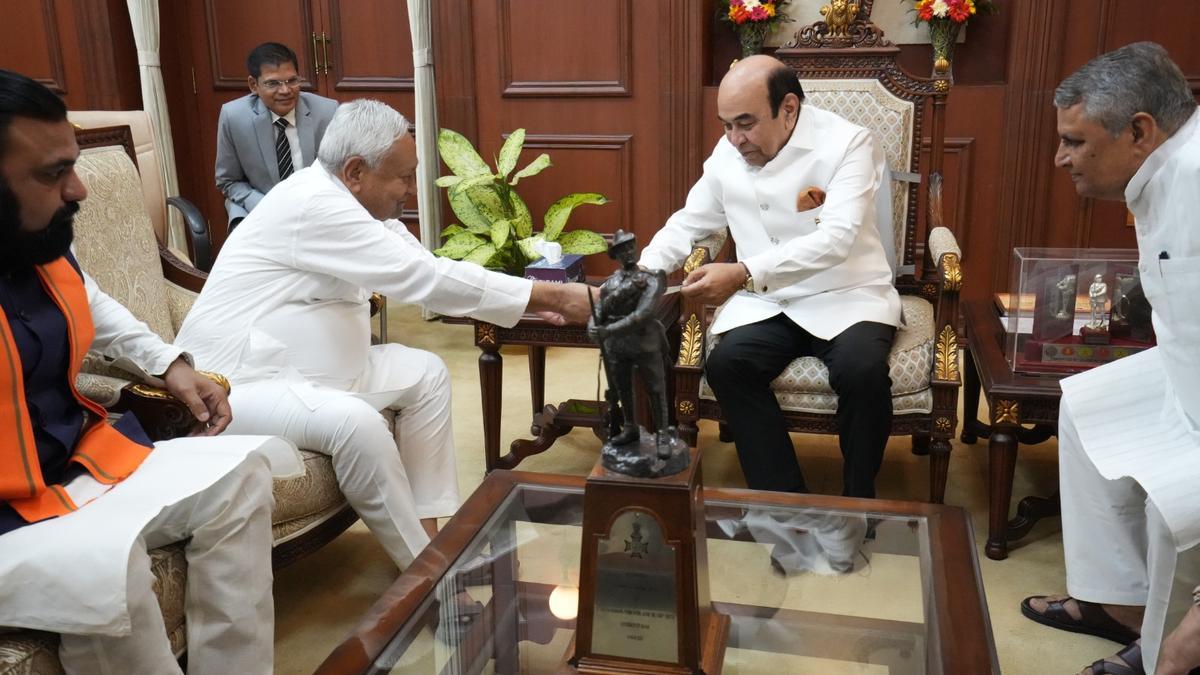 Bihar to get new CM as Nitish Kumar likely to resign today | LIVE updates
