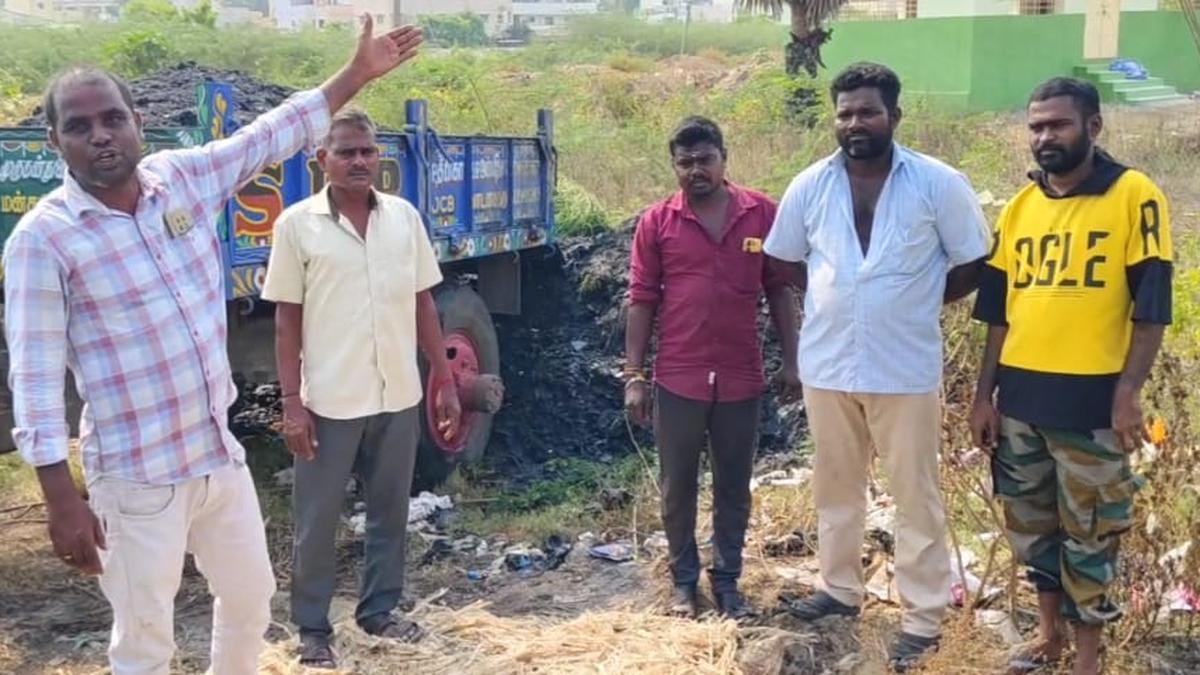 Residents apprehend vehicle dumping of sludge in open plots in Ranipet