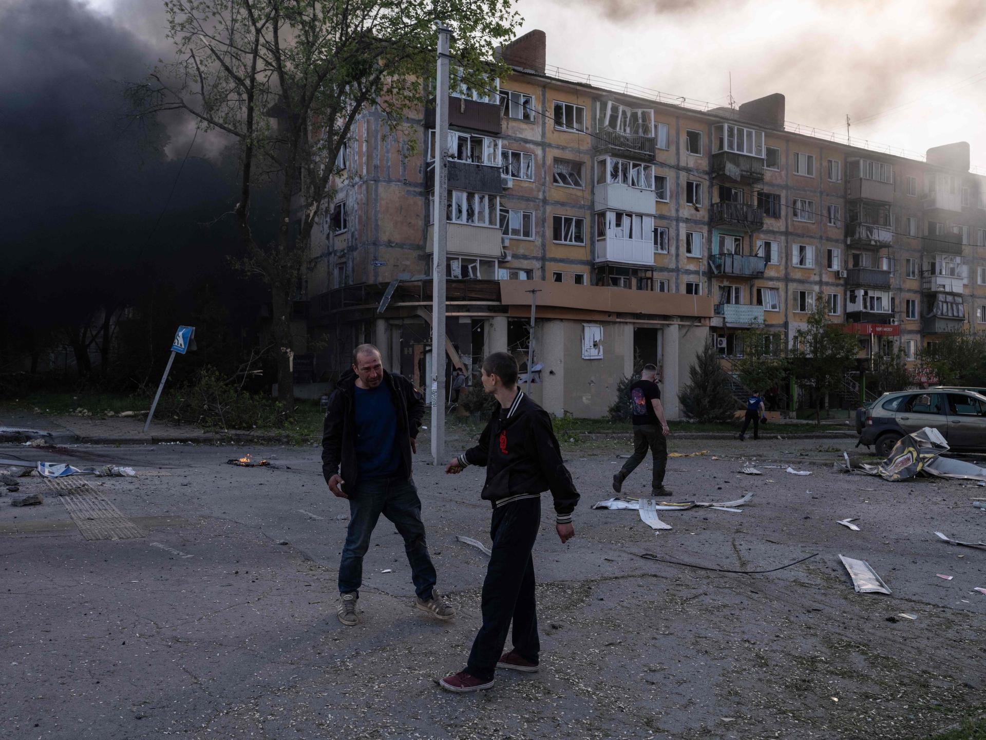 Russian Strikes Kill 21 in Ukraine