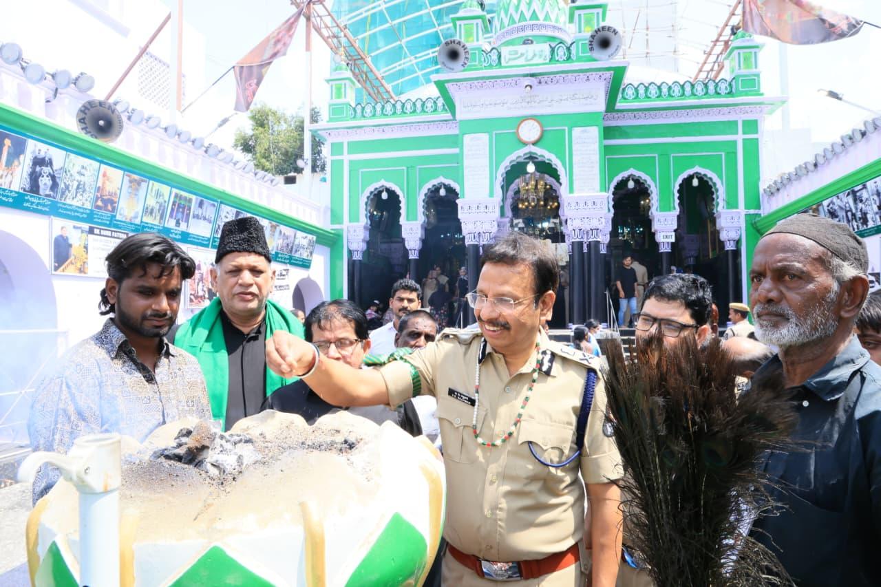 Sajjanar Visits Historic Bibi Ka Alawa at Dabeerpura