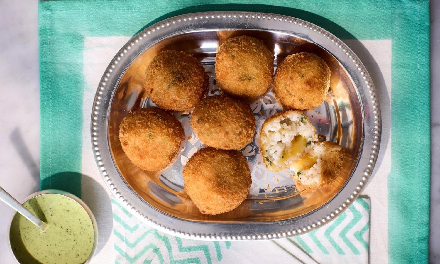Chawal Ke Pakora (Rice Pakora Balls)