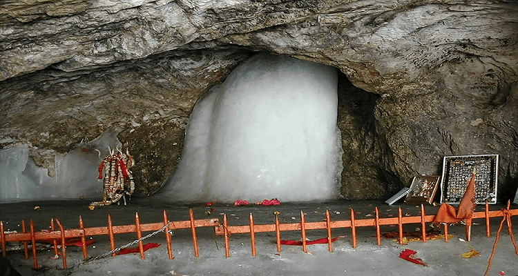 Amarnath Yatra Creates History As Pilgrim Footfall Crosses 3 Lakh in Just Twelve Days