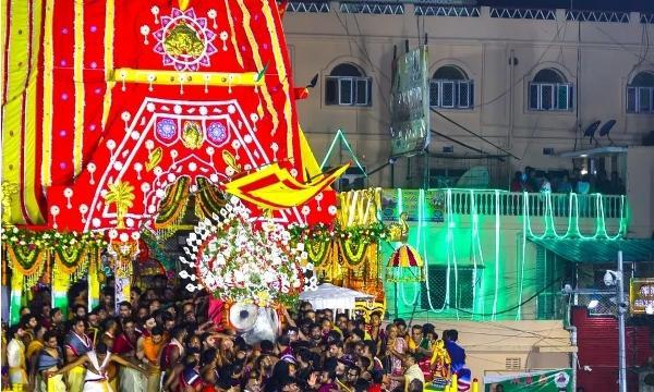 Lords Enter Adapa Mandap in Srigundicha Temple, Marking New Phase of Rath Yatra