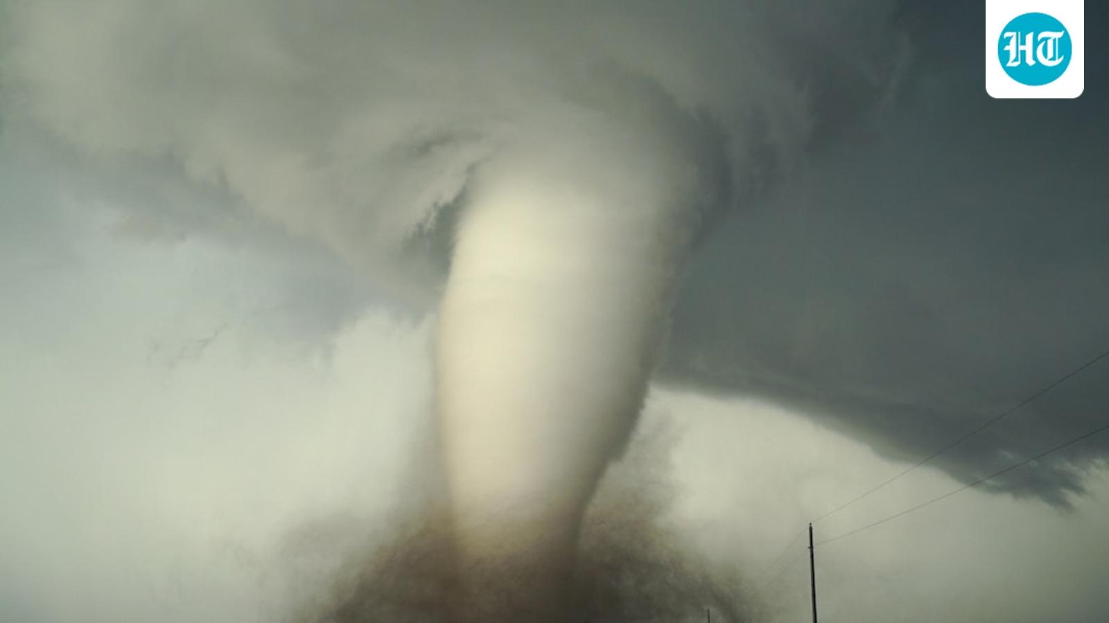 Neodesha tornado: Twister reportedly on ground heading east; scary videos as PDS warning issued for parts of Kansas