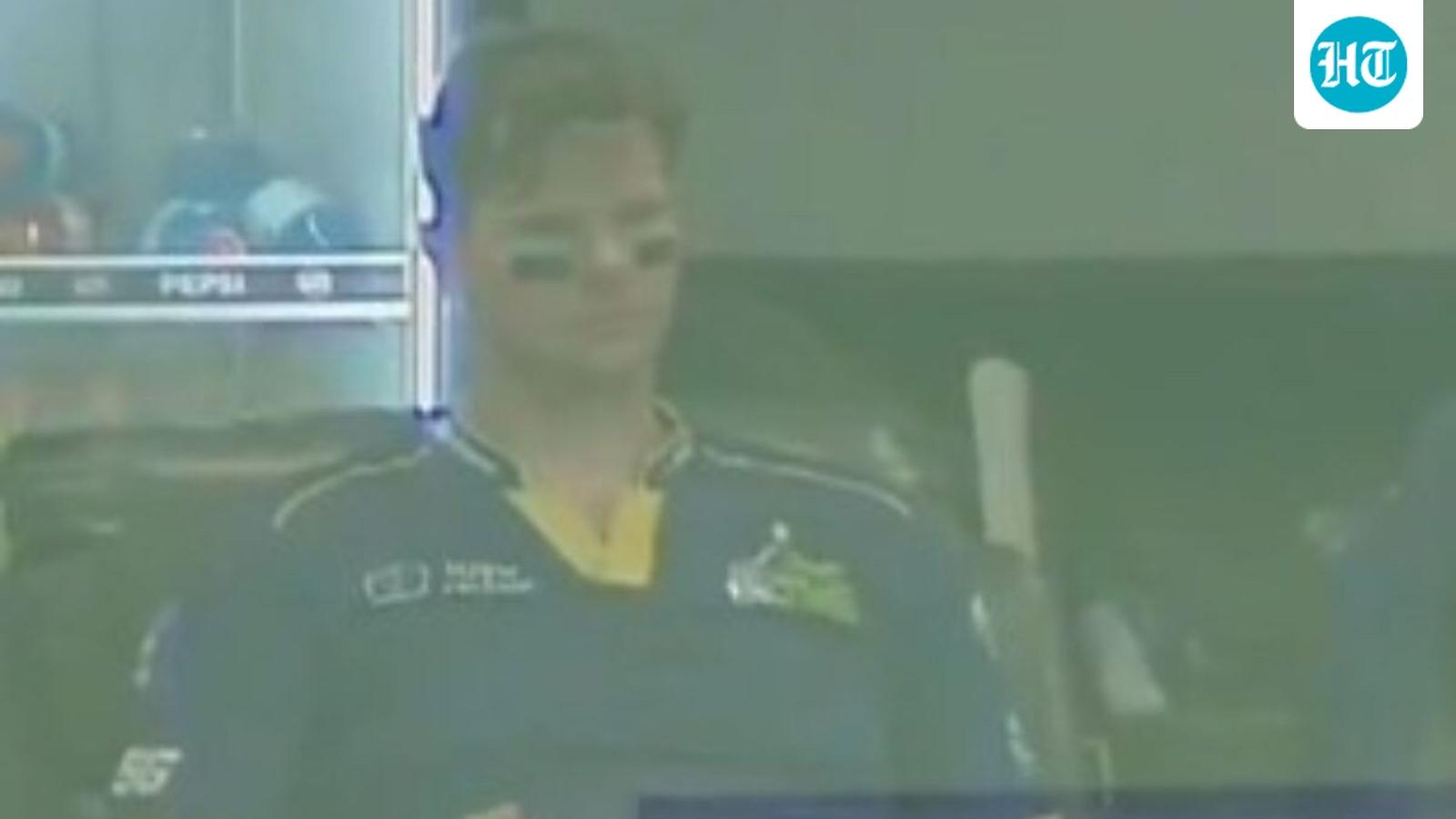 Steve Smith explodes in anger, smashes bat after fiery send-off in PSL