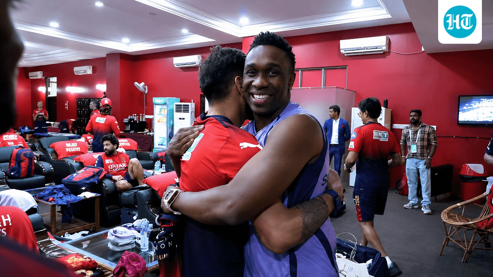 Dwayne Bravo enters RCB dressing room with a heartfelt request after Virat Kohli reminds of the inevitable