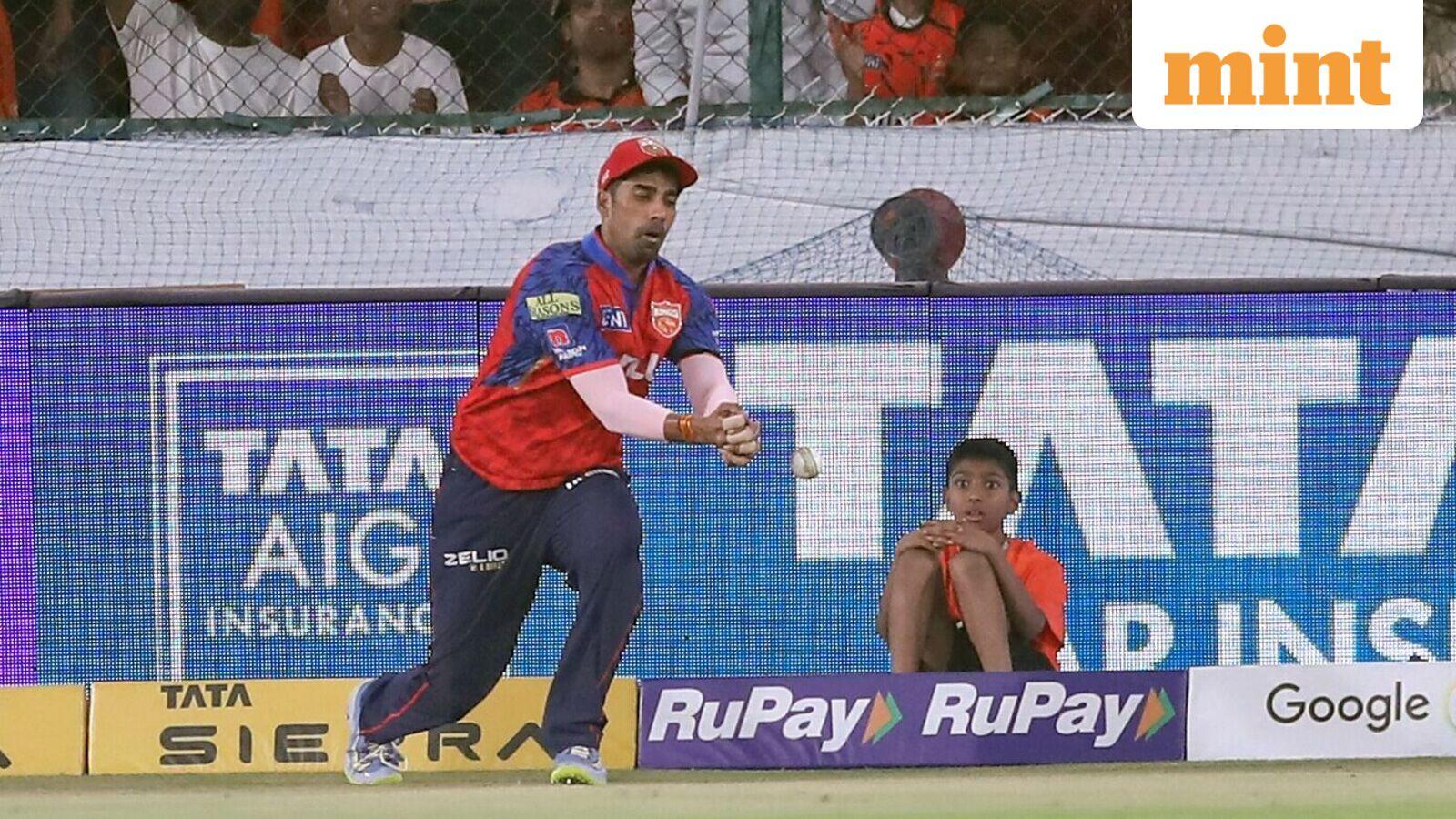 Shashank Singh drops catch in SRH vs PBKS IPL 2026 clash; social media erupts after costly miss vs Heinrich Klaasen