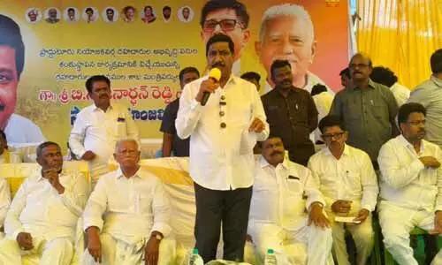 జగన్ పాలనలో కొర్రపాడు రోడ్లన్నీ గుంతలమయం: జనార్థన్