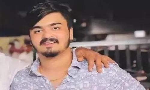 పోలీసుల విచారణకు భగీరథ్ డుమ్మా