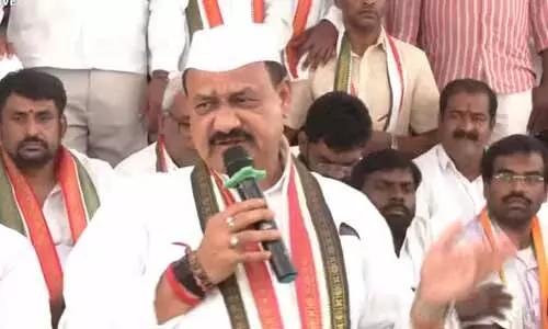 అధికారులు బిజెపి అడుగులకు మడుగులొత్తుతున్నారు: మహేష్ గౌడ్