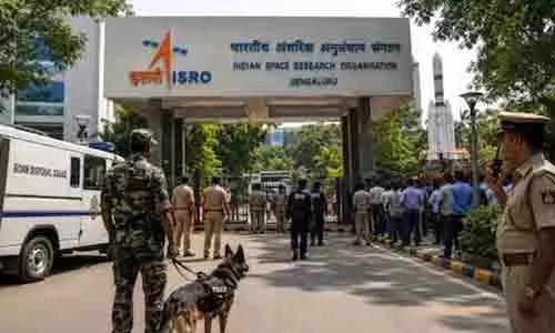 ఇస్రోకు బాంబు బెదిరింపు..